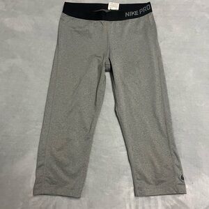 🌸Nike Pro Gray Leggings Capris